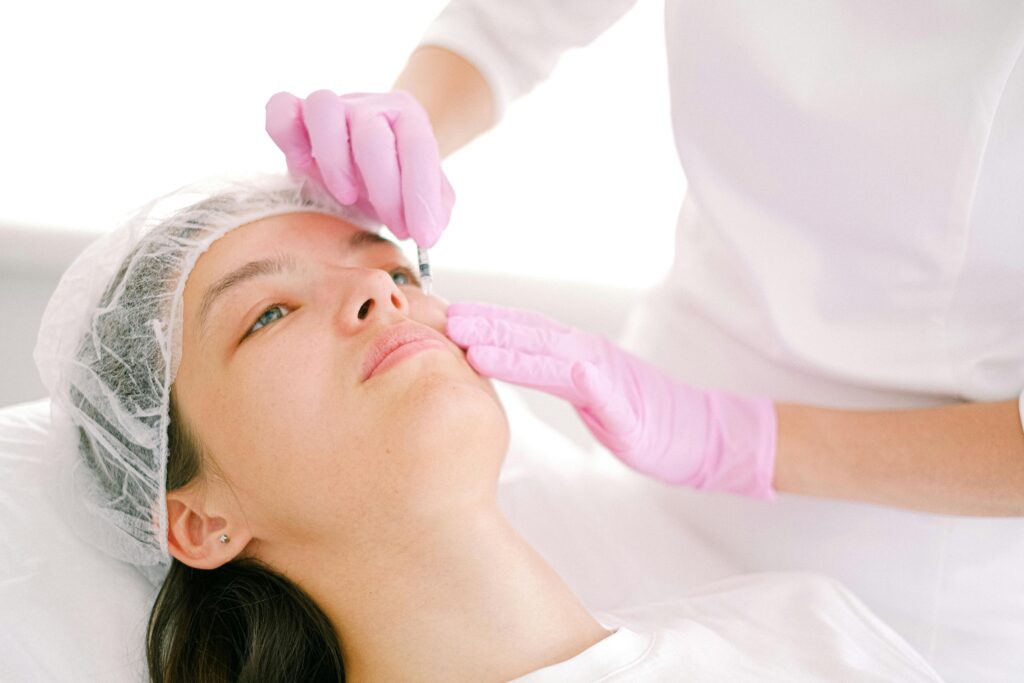 Enhanced Serum Absorption (Vitamin C, Hyaluronic Acid)